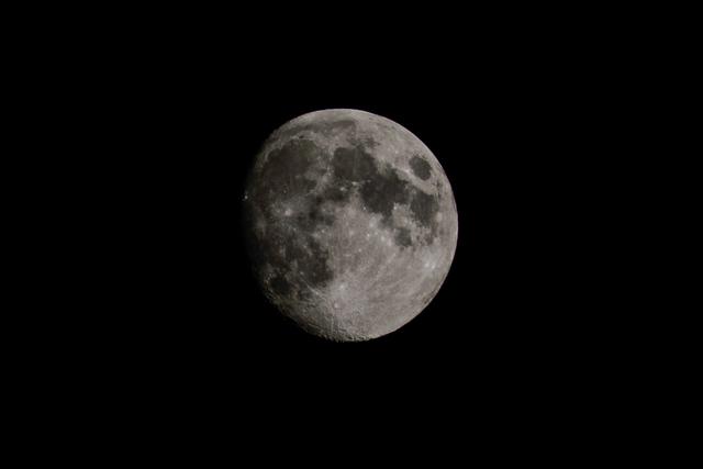 
                  
                    
                     NIKON CORPORATION 
                     NIKON D3400 
                  
                  